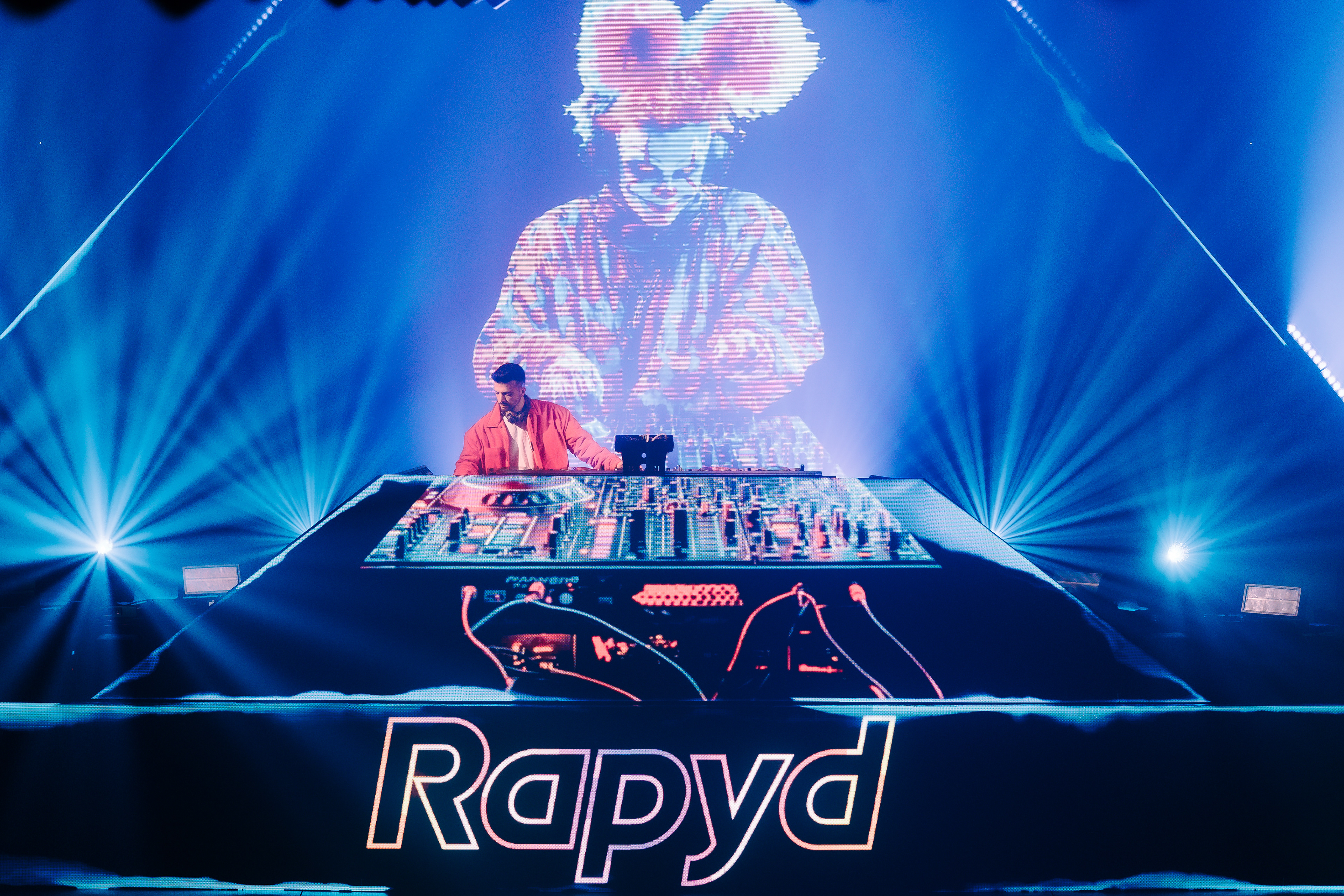 וידאו ארט של ליצן ל־Rapyd, תמונה 4
